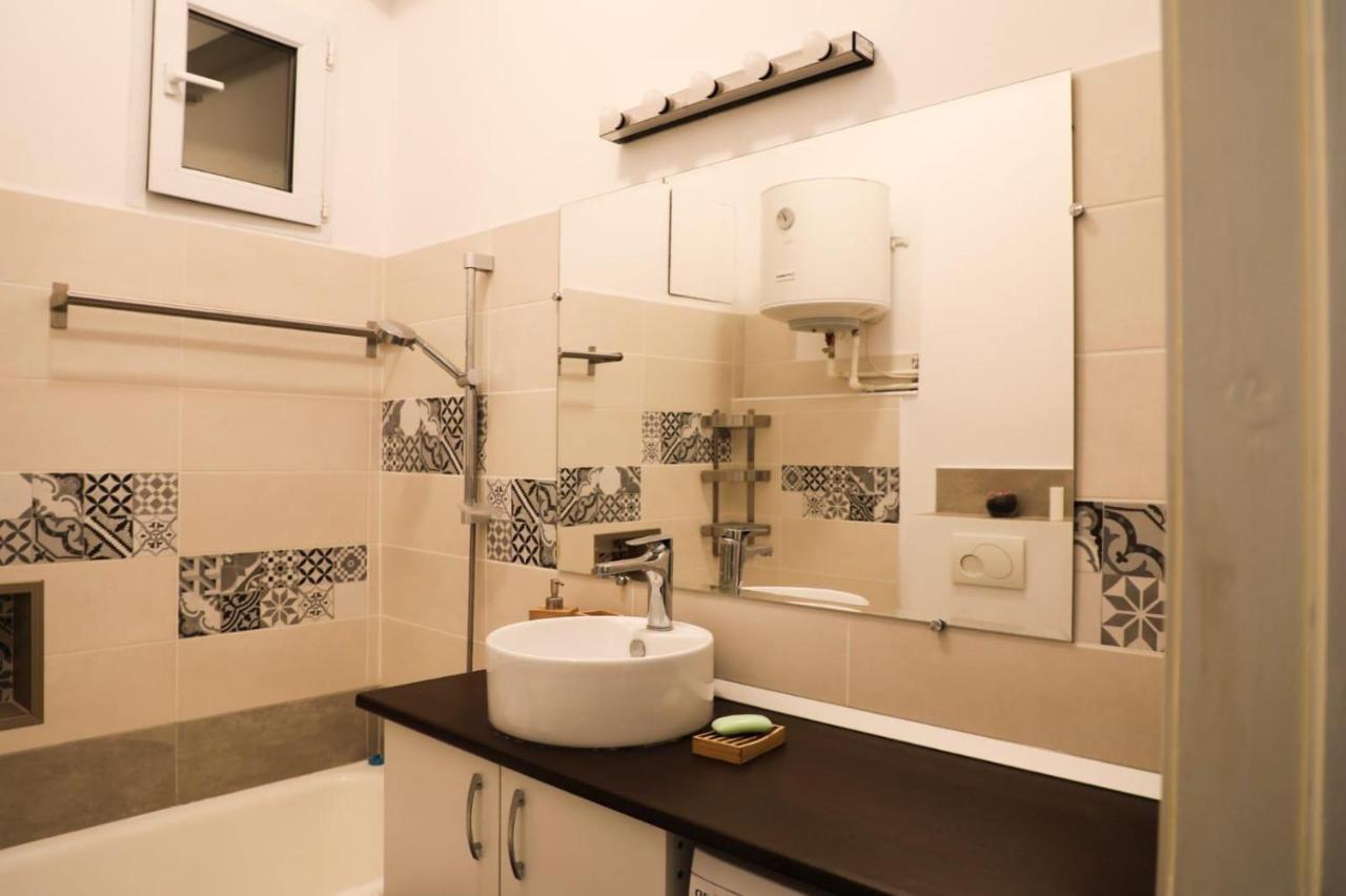 Ultracentral Cozy Apartment Near Old Town Бухарест Экстерьер фото